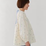 フクレ刺繍ギャザーブラウス