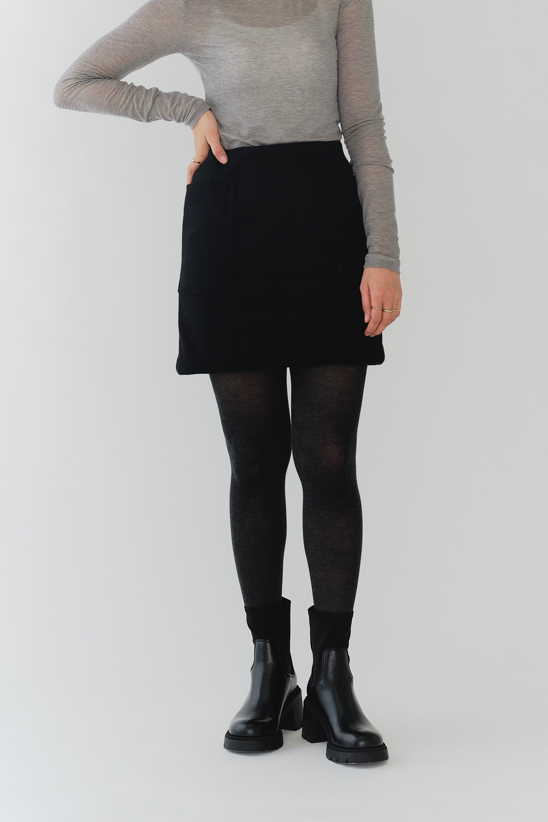 ポケットウールミニスカート