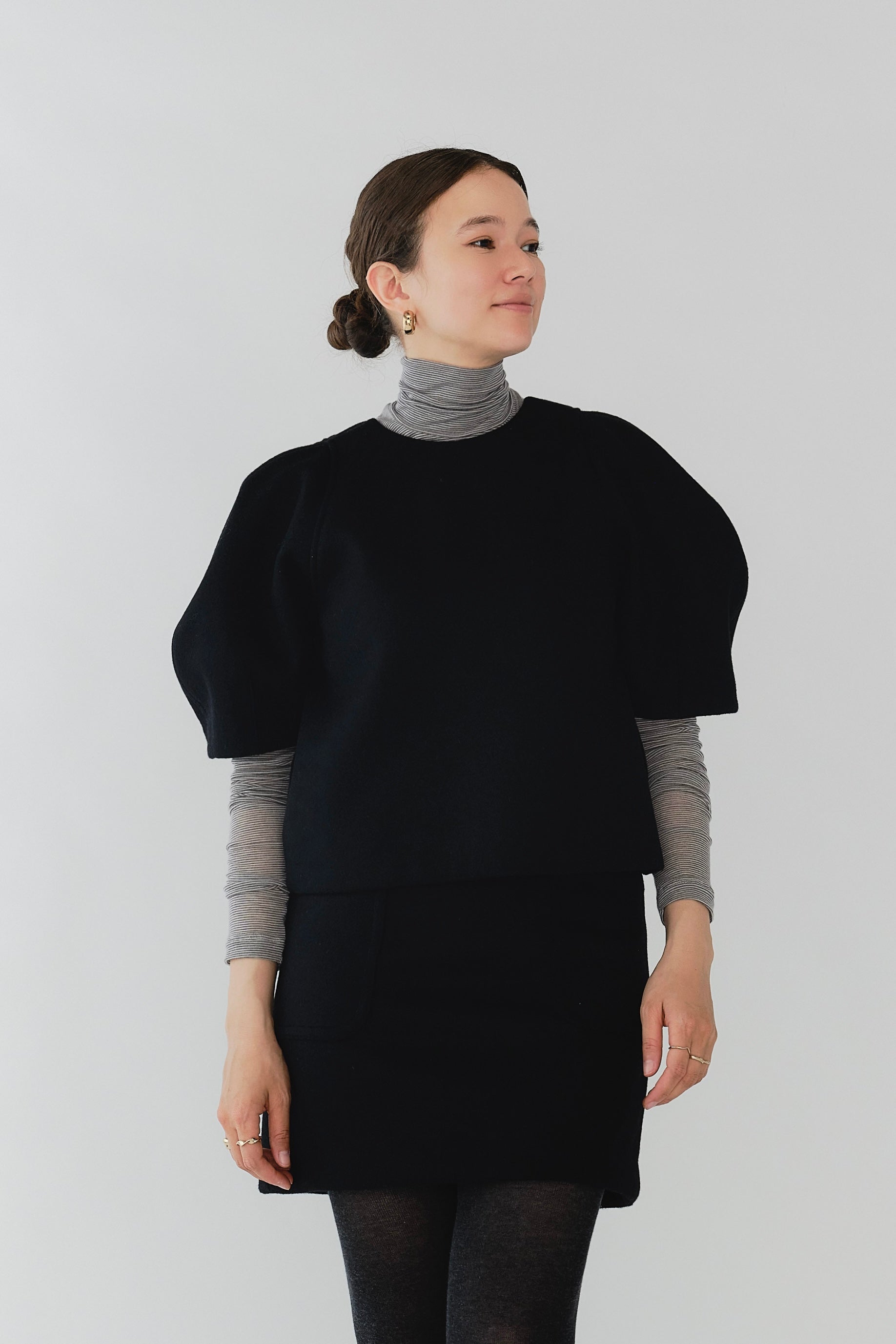 バックツイストウールトップス