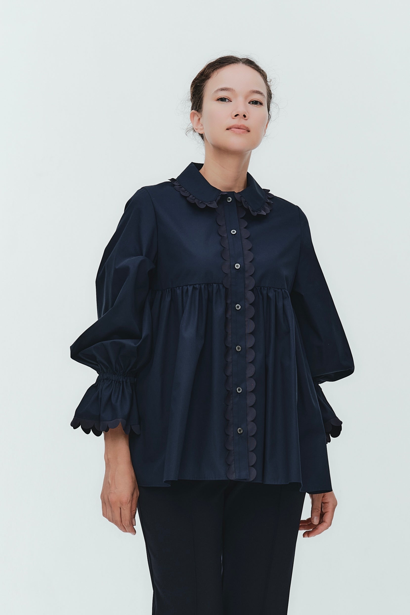 8/17pm12:00～再入荷 スカラップトリムブラウス