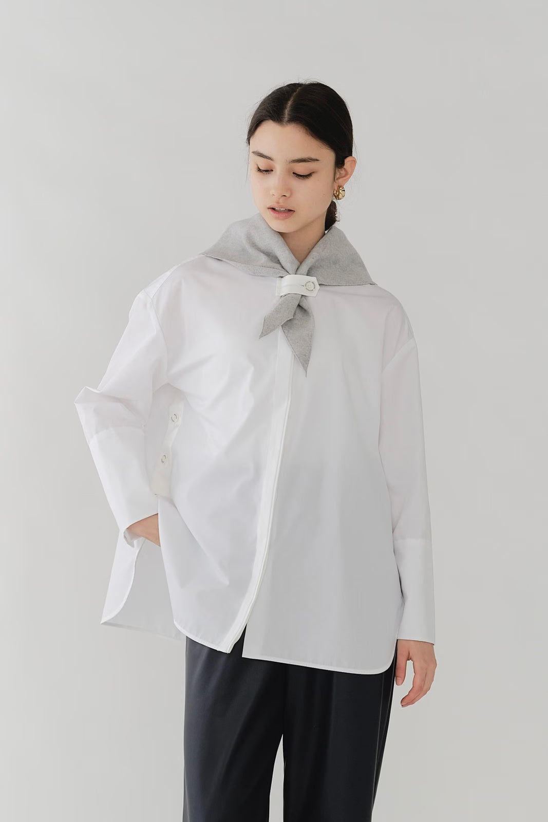 ループスカーフブラウス