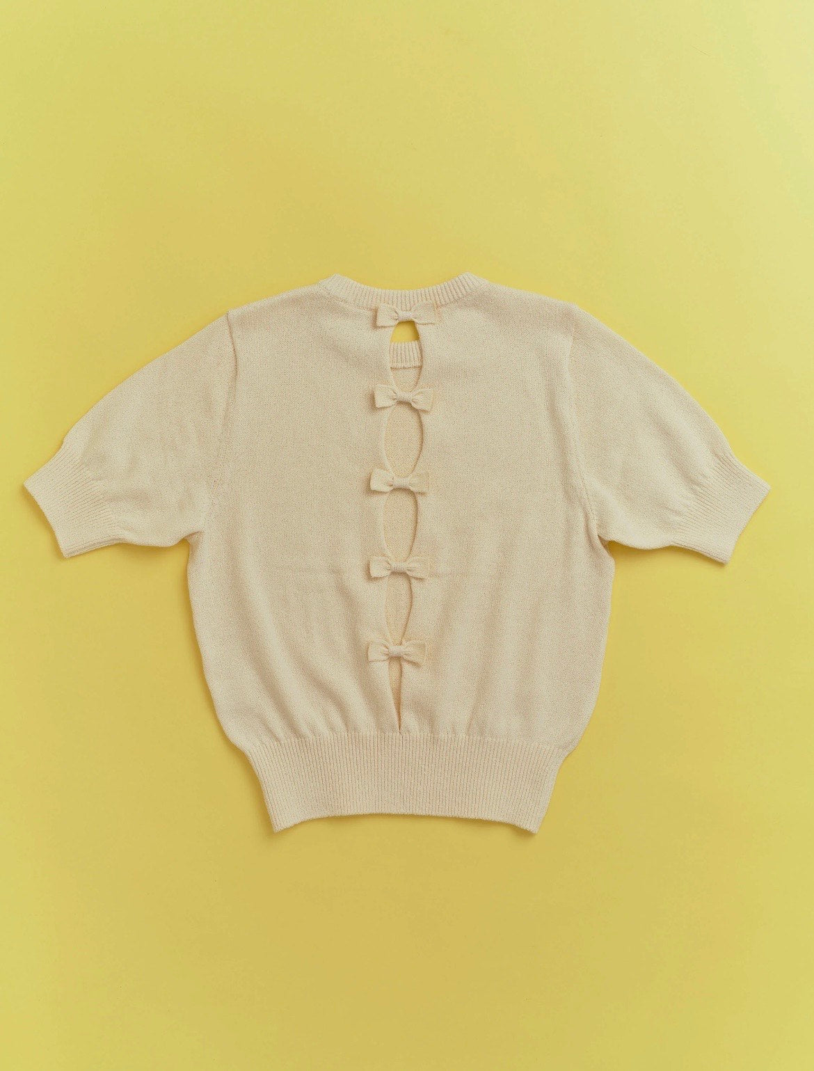 Back ribbon short sleeve knit